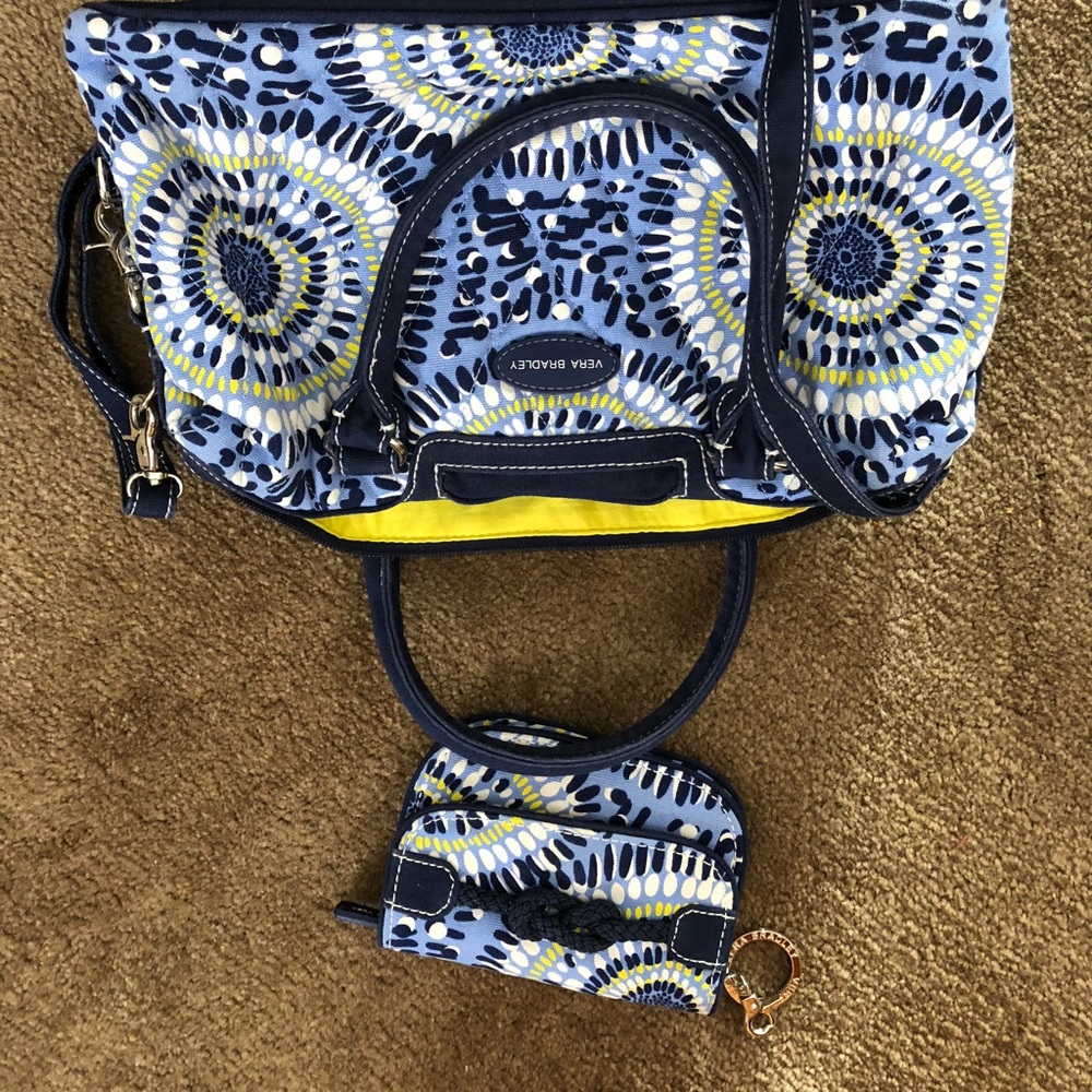 Vera Bradley pocketbook with matching keychain